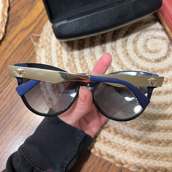Versace Sunglasses - Picture 4 of 6